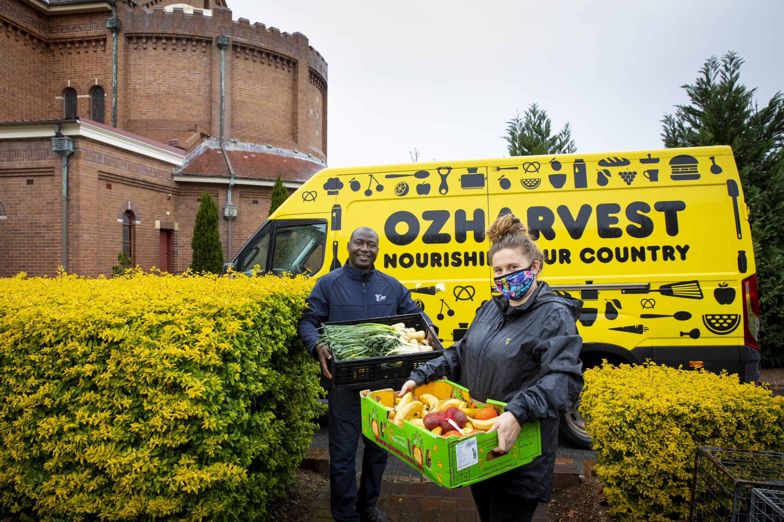 Ozharvest Newcastle delivers to charity DARA
