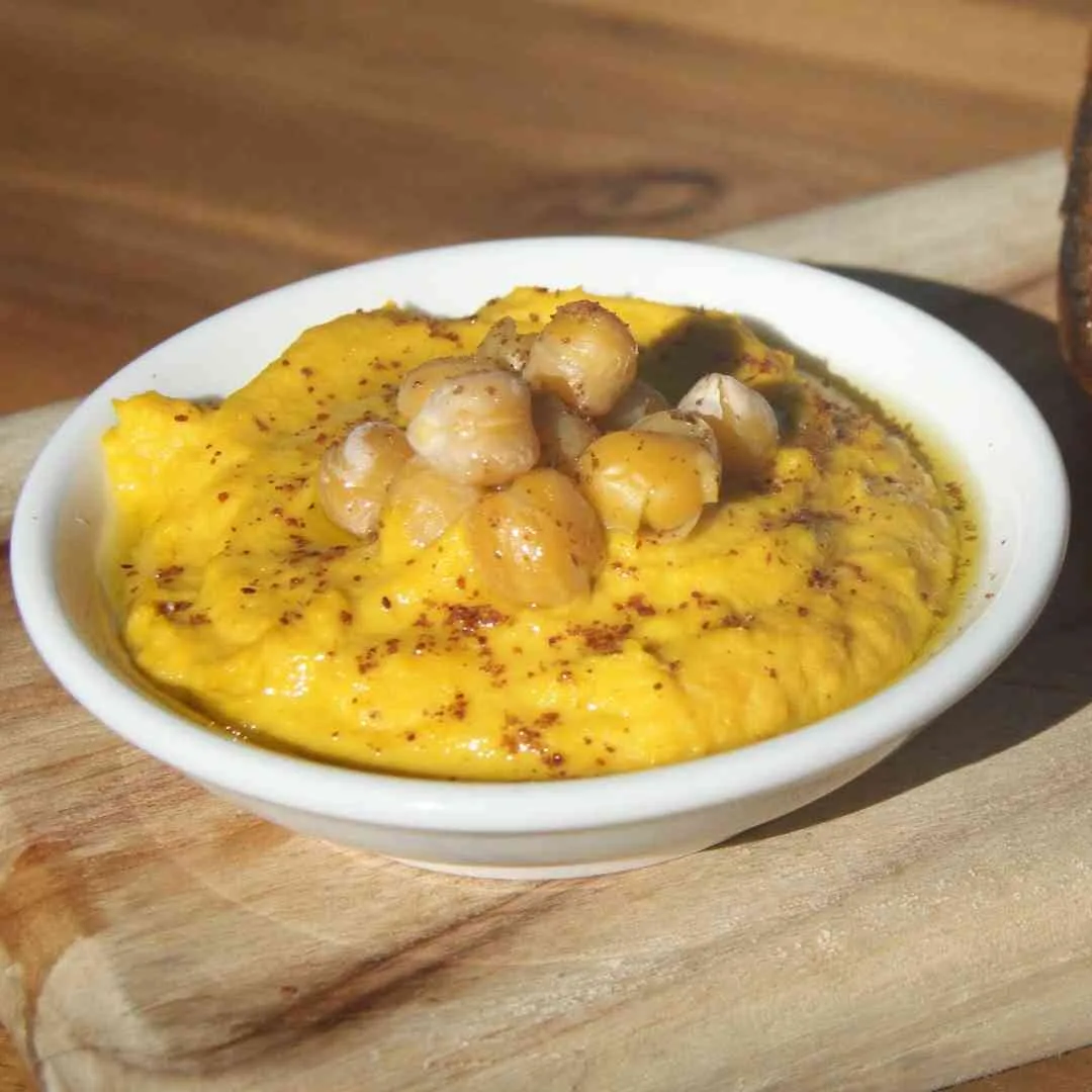 Quick Carrot Hummus